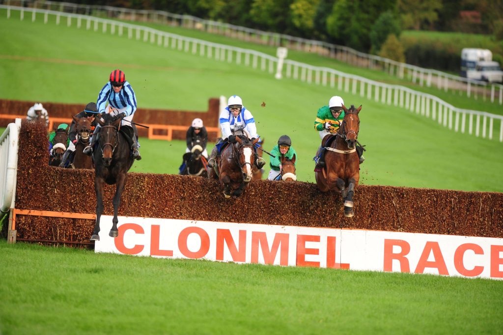 Pariuri pe curse de cai, marti, la Clonmel: favoritii au cote bune in cursa de la ora 16:00! Mizam pe Farmix si Coolagh Park