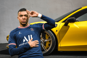 Kylian Mbappe masini ferrari