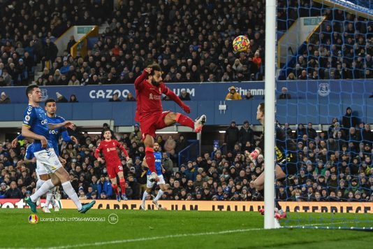 Două dueluri tari țin capul de afiș în Premier League. Provocare Multiplă pe Betano 